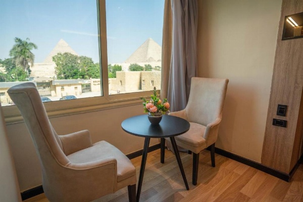 Great Pyramid Inn image 11