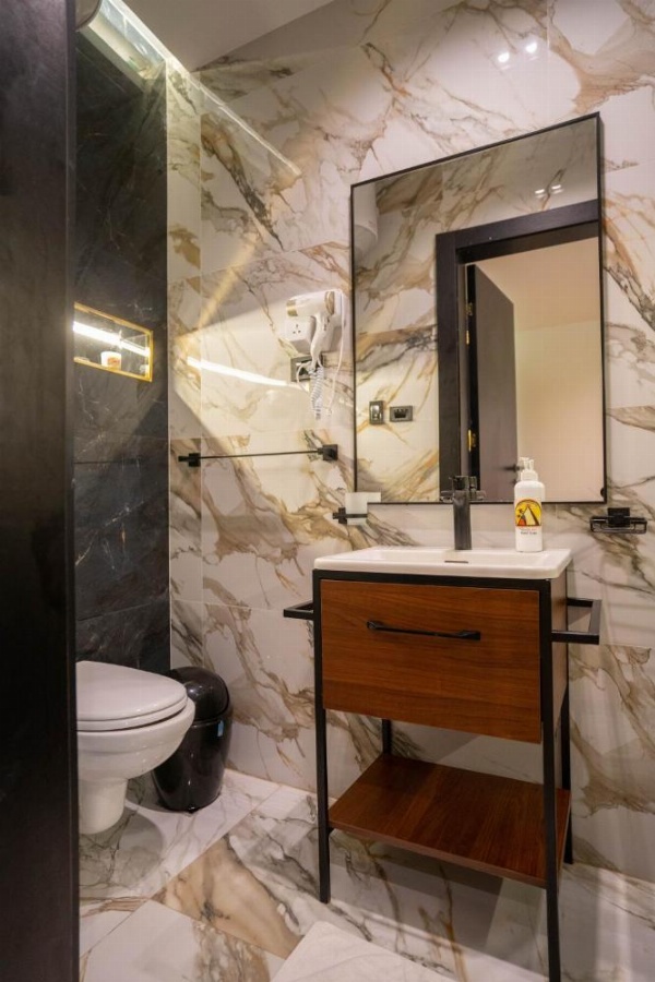 Great Pyramid Inn image 14