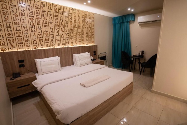 Great Pyramid Inn image 18