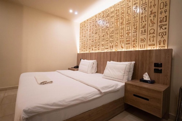 Great Pyramid Inn image 19