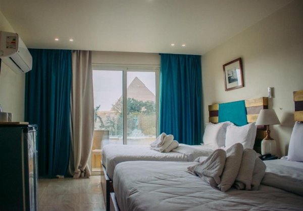 Great Pyramid Inn image 22