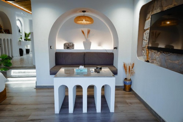 Great Pyramid Inn image 37