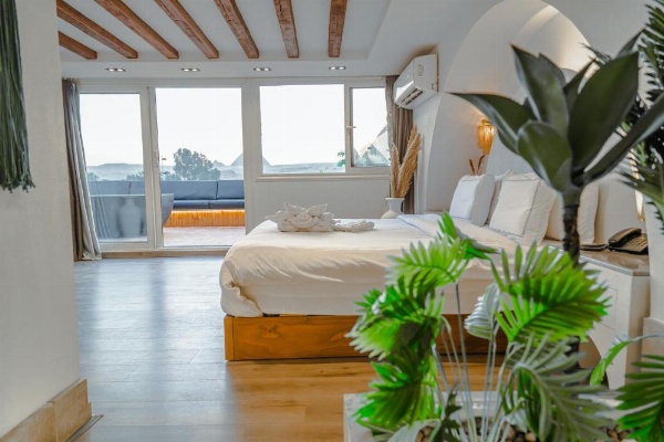 Great Pyramid Inn image 47