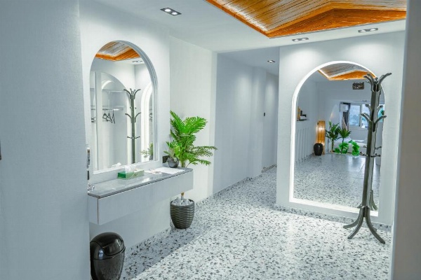 Great Pyramid Inn image 48