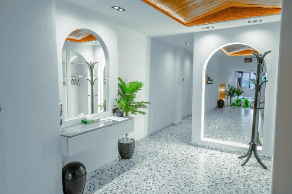 Great Pyramid Inn image 50