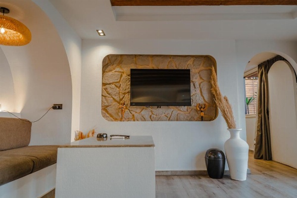 Great Pyramid Inn image 51