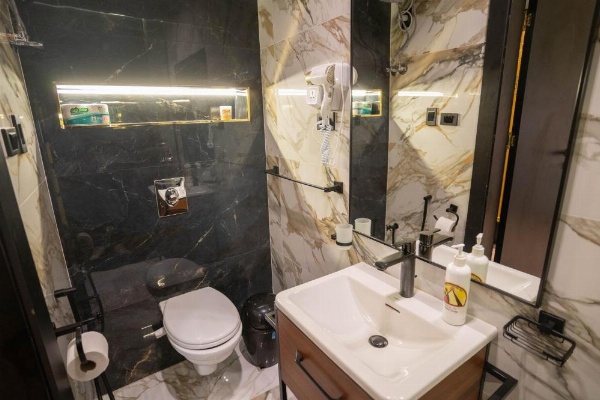 Great Pyramid Inn image 6