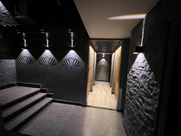 Great Pyramid Inn image 77