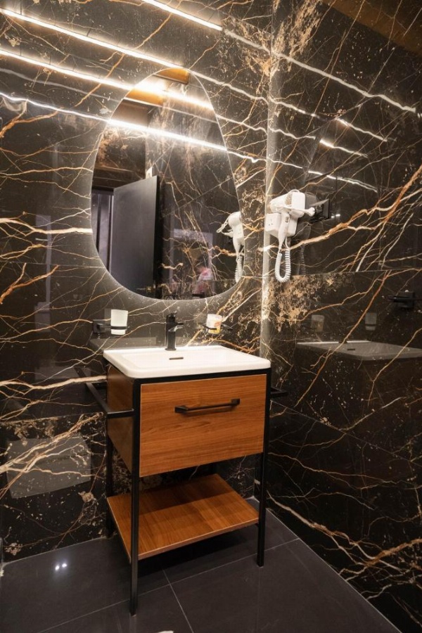 Great Pyramid Inn image 85