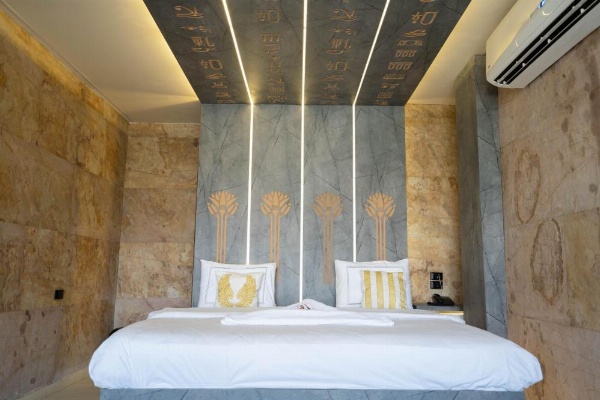 Great Pyramid Inn image 86